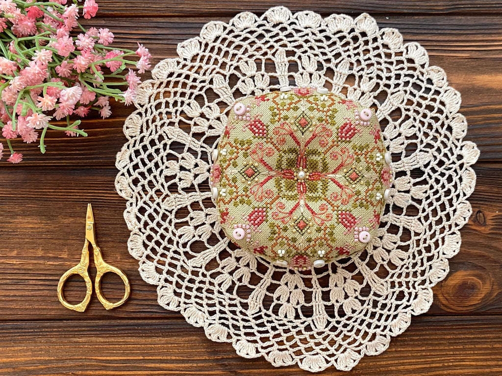 Mille Fleur VP-020 The blossom of love Biscornu